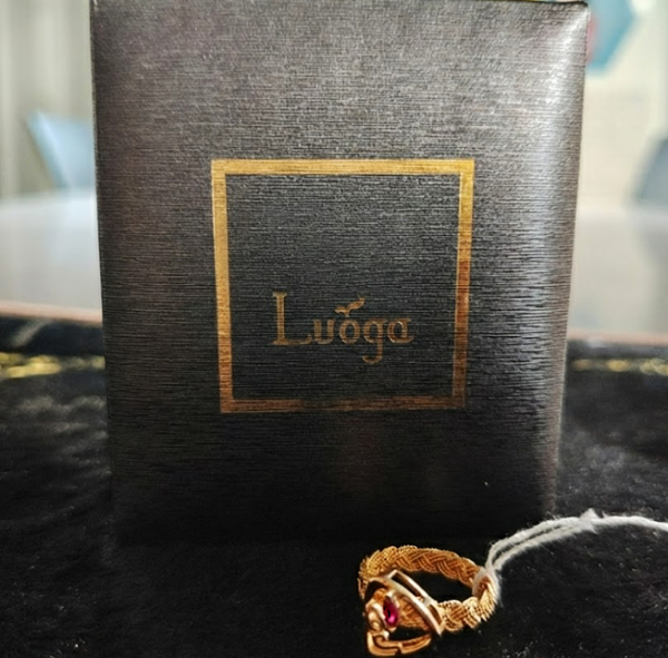 LUOGA "Woven Time" 18K Gold Ring with Natural Ruby | Hand-Carved Series