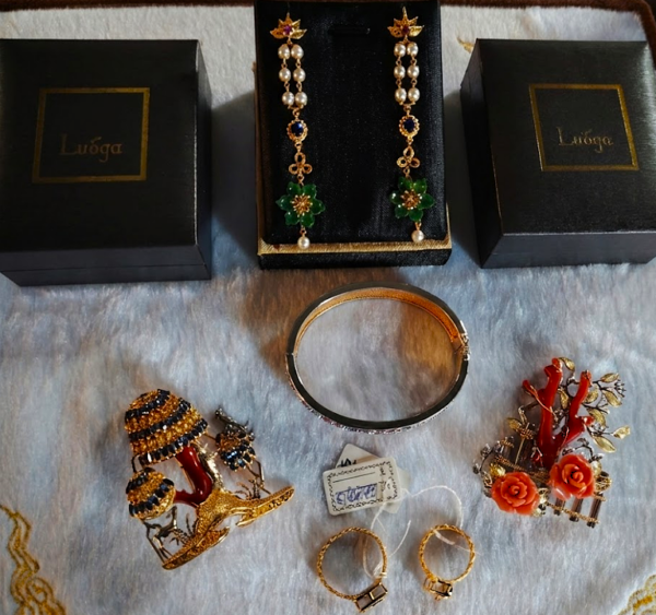 LUOGA "Kailash Dawn" Horizon Bangle | 18K Gold & Multi-Colored Gemstones