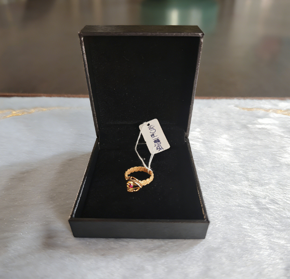 LUOGA "Woven Time" 18K Gold Ring with Natural Ruby | Hand-Carved Series